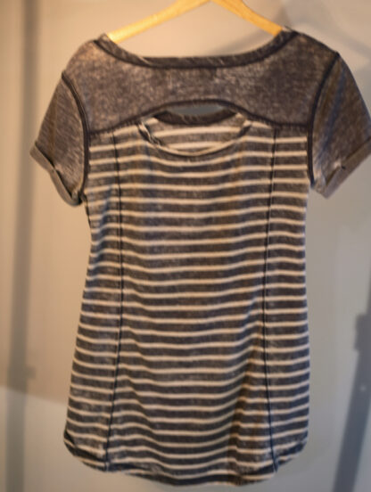 Halcyon Grey and White Striped T-Shirt Small - Image 2