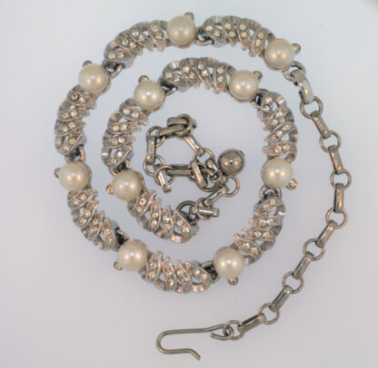 Crystal and Synthetic Pearl silver tone Necklace - Image 9