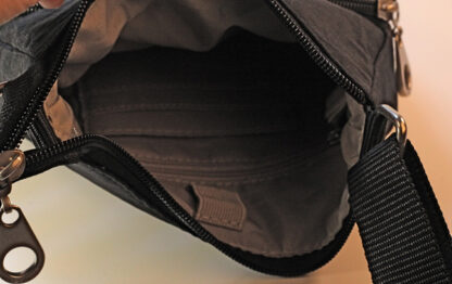 Baggallini Black purse - Image 3