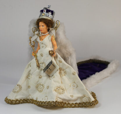 Peggy Nisbet Queen Elizabeth Costume Doll - Image 8