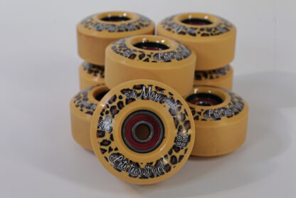 Moxi Trick Wheel Set of 8 with 8 Reds Bearings - Image 2