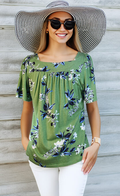 Lucky Floral Design Green Top Size Small Petite